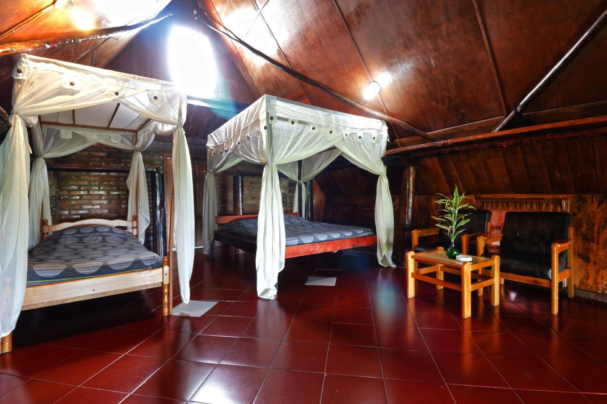 Bagus Bay Homestay Tuk Tuk Buitenkant foto
