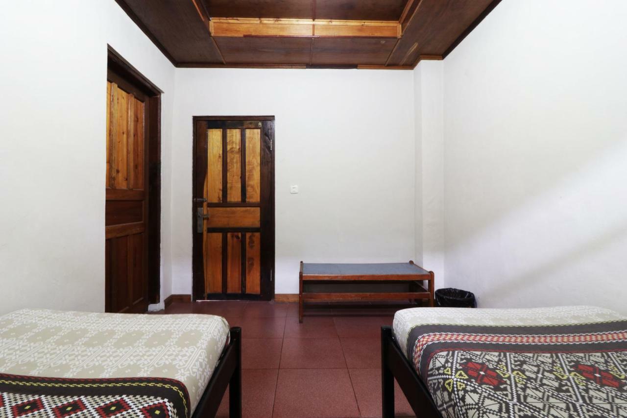 Bagus Bay Homestay Tuk Tuk Buitenkant foto