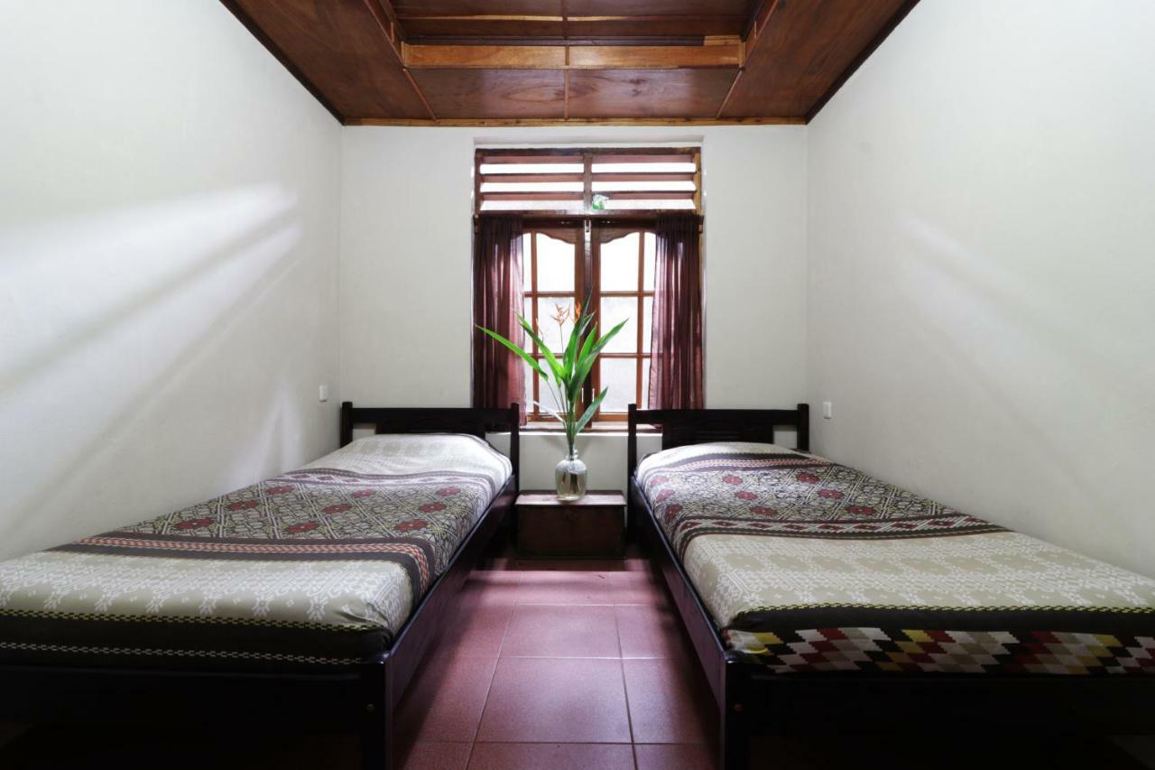 Bagus Bay Homestay Tuk Tuk Buitenkant foto
