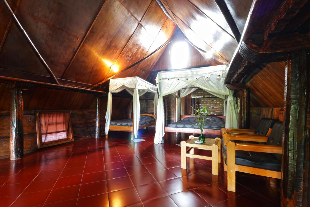 Bagus Bay Homestay Tuk Tuk Buitenkant foto